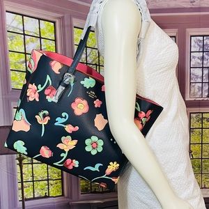 NWT Coach Mollie tote bag with dreamy land floral print